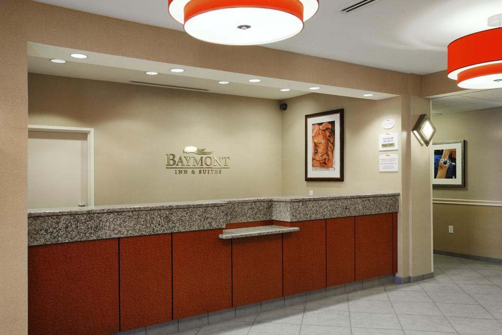 Baymont By Wyndham Denver International Airport Interior photo