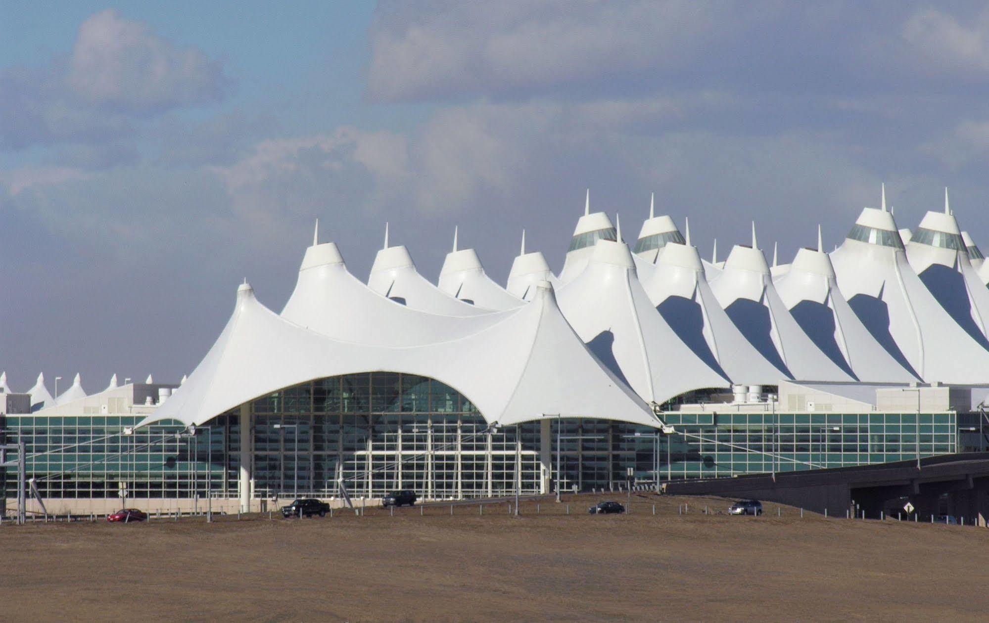 Baymont By Wyndham Denver International Airport Exterior photo